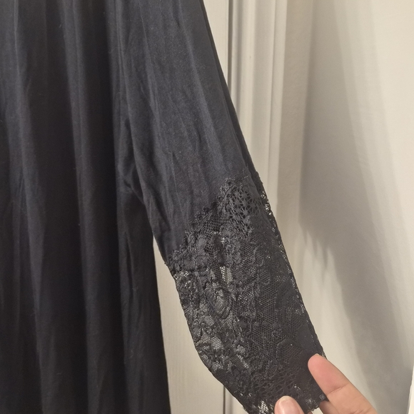 Elegant Black Lace Trim Tunic Top - Picture 4 of 5